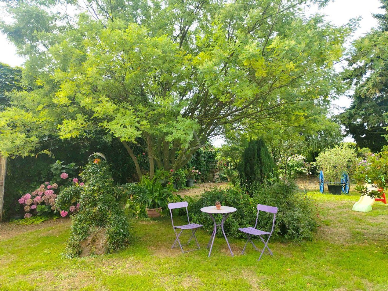 Casa de 3 dormitorios en Etriche, France No. 285230