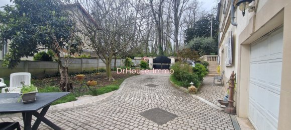 Casa de 6 dormitorios en Orly, France No. 171597 11