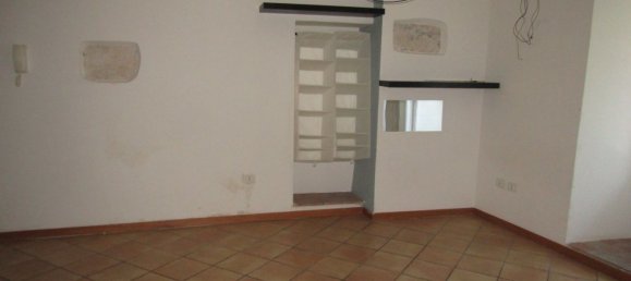 Studio in Carrara, Italy No. 27325 5