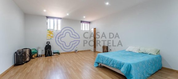 605m² Building in Porto, Portugal No. 51786 35