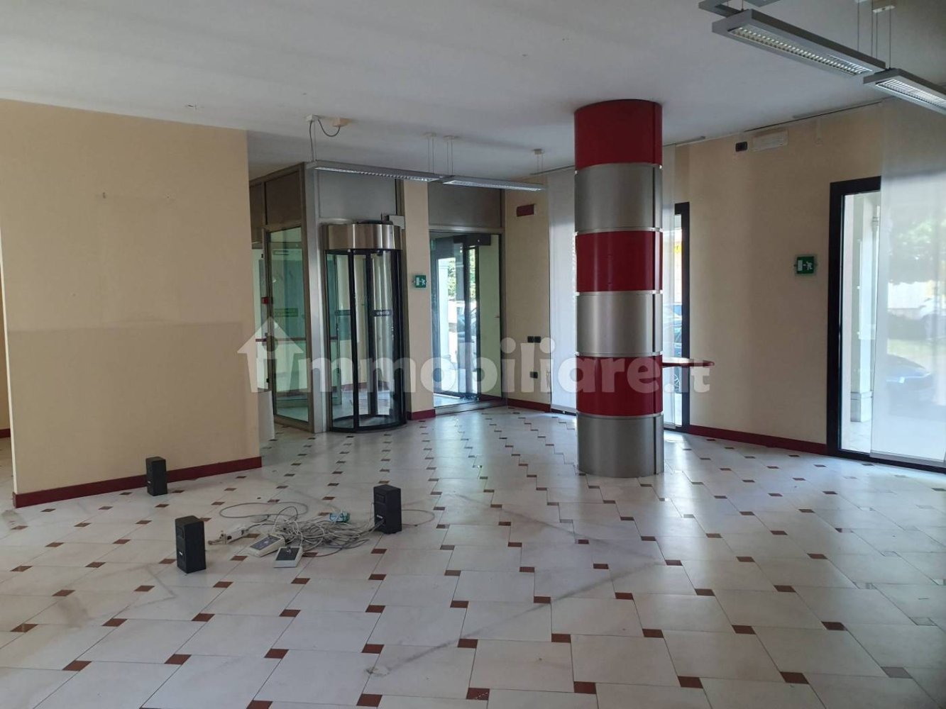 5 rooms Commercial property in Lendinara, Italy No. 264638