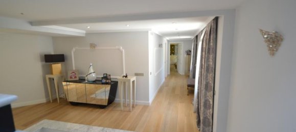 6 bedrooms Villa in Marbella, Spain No. 587 30