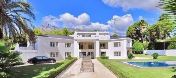 6 bedrooms Villa in Marbella, Spain No. 587 2