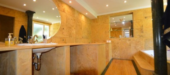 6 bedrooms Villa in Marbella, Spain No. 587 18