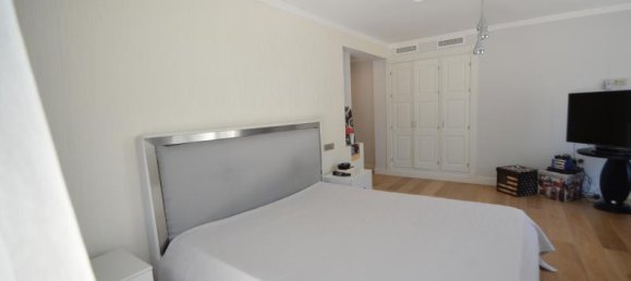 6 bedrooms Villa in Marbella, Spain No. 587 21