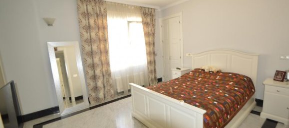 6 bedrooms Villa in Marbella, Spain No. 587 10