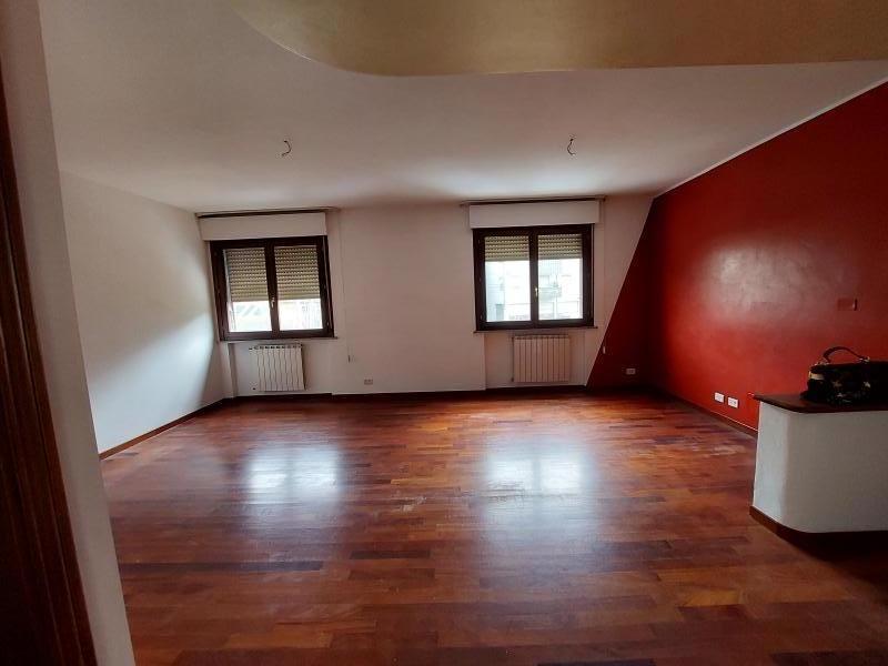 4 rooms Apartment in Arezzo, Italy No. 230811