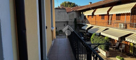 1 bedroom Apartment in Osio Sopra, Italy No. 374337 2