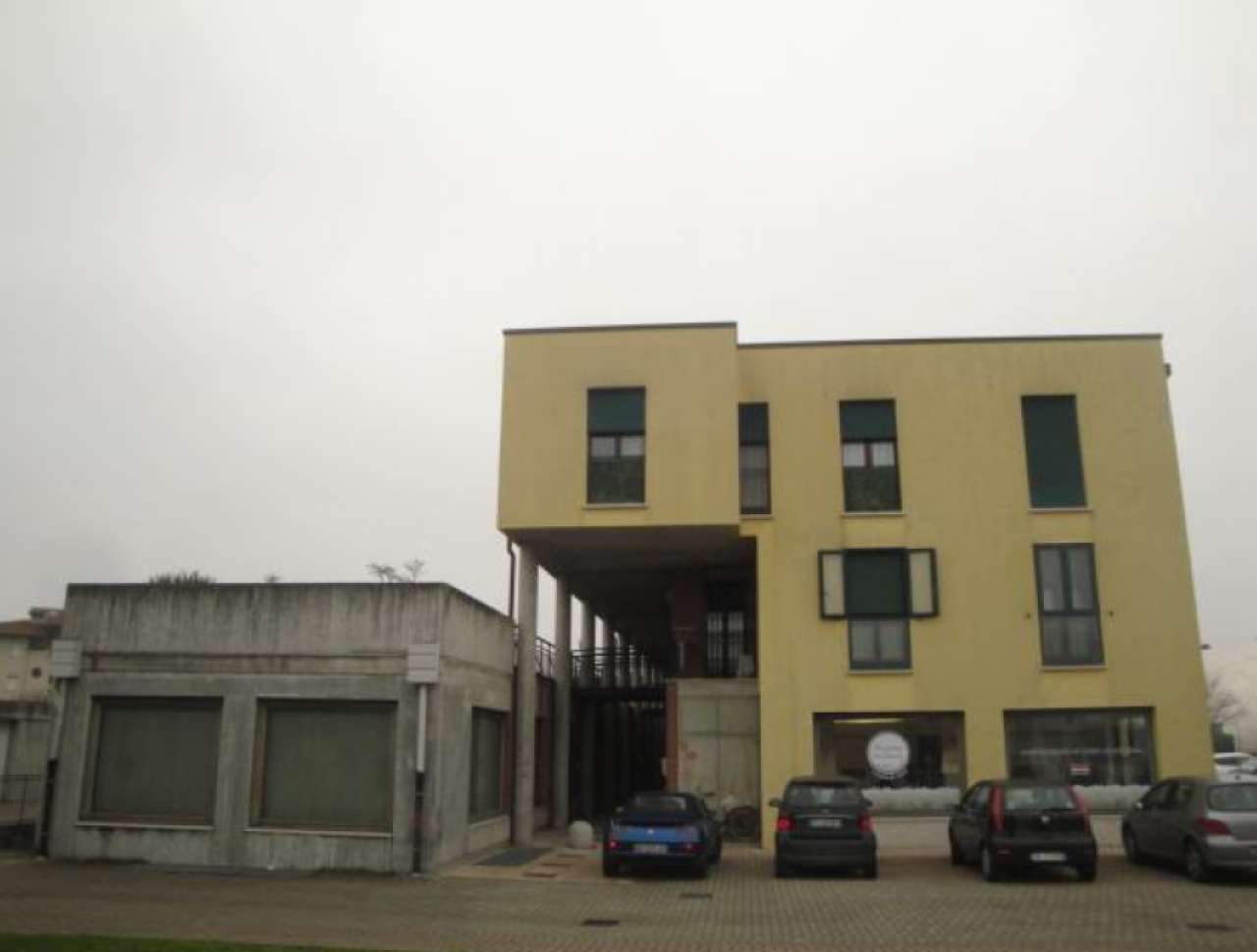 73m² Commercial property in Cadoneghe, Italy No. 295066