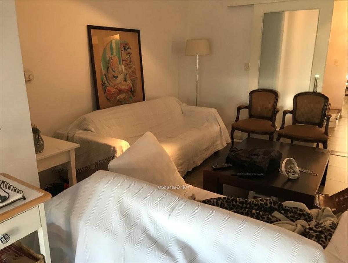 3 bedrooms House in Montevideo, Uruguay No. 9938