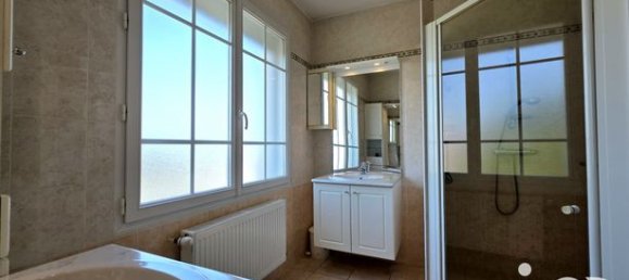 Casa de 4 dormitorios en Viennay, France No. 305275 11