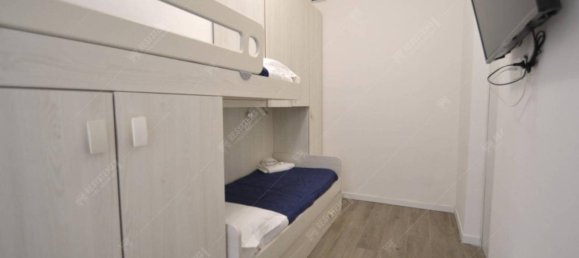 3 rooms Apartment in Milan, Italy No. 247401 8