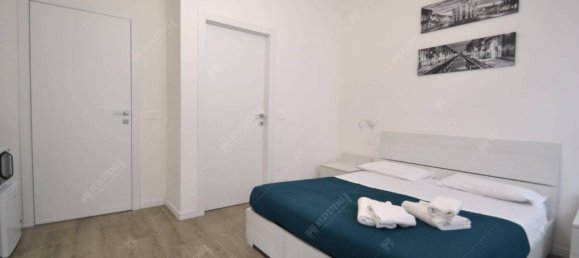 3 rooms Apartment in Milan, Italy No. 247401 3