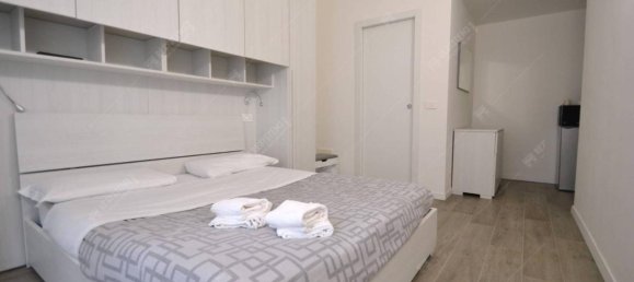 3 rooms Apartment in Milan, Italy No. 247401 6