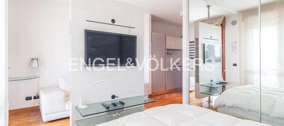 1 bedroom Apartment in Rome, Italy No. 130014 8