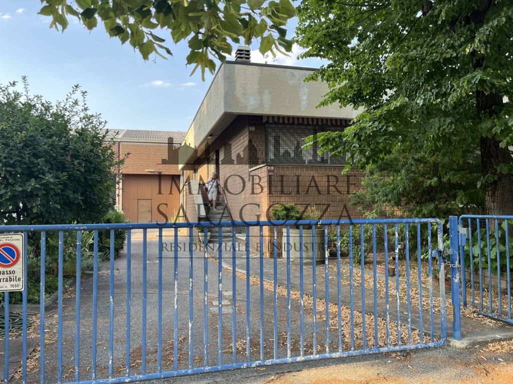 3 rooms Warehouse in Castel Maggiore, Italy No. 378554