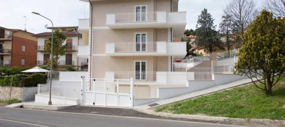 4-salle Penthouse à Monterotondo, Italy No. 38543 34