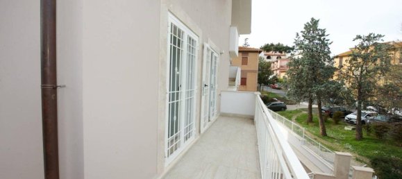 4-salle Penthouse à Monterotondo, Italy No. 38543 10