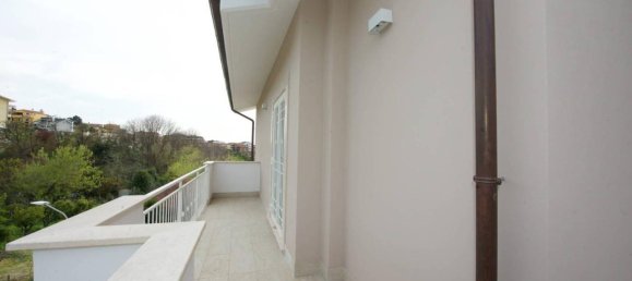 4-salle Penthouse à Monterotondo, Italy No. 38543 12
