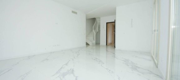 4-salle Penthouse à Monterotondo, Italy No. 38543 3