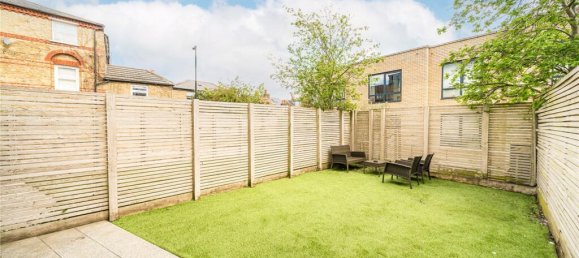 4 bedrooms House in London, United Kingdom No. 12754 13