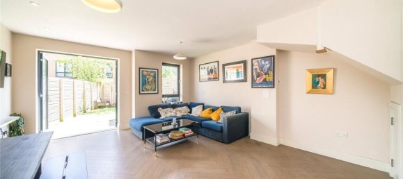 4 bedrooms House in London, United Kingdom No. 12754 14