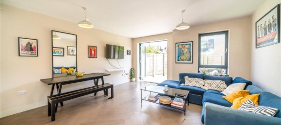 4 bedrooms House in London, United Kingdom No. 12754 11