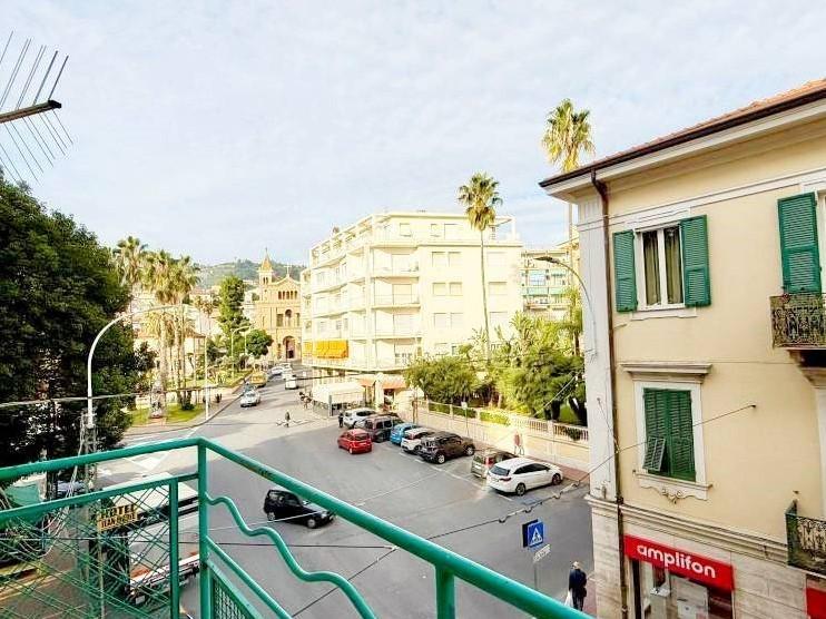 2 rooms Apartment in Taggia, Italy No. 14851