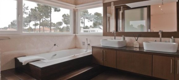 4 bedrooms House in Almada, Portugal No. 111209 11