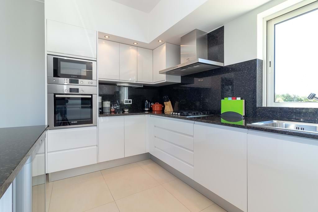 Villa de 4 dormitorios en Lagoa, Portugal No. 123635