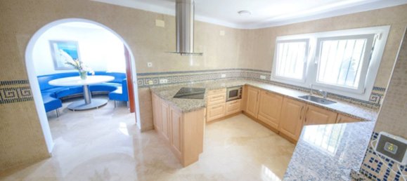 4 bedrooms Villa in Benalmadena, Spain No. 42906 9