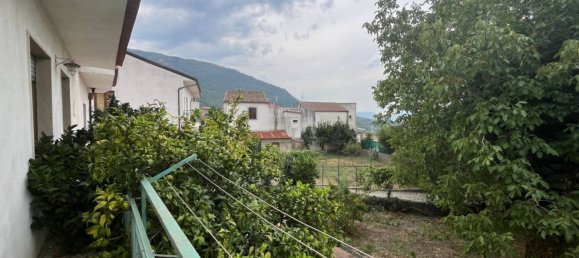 Вилла с 5 комнатами в Фрассо Телезино, Италия № 110301 6