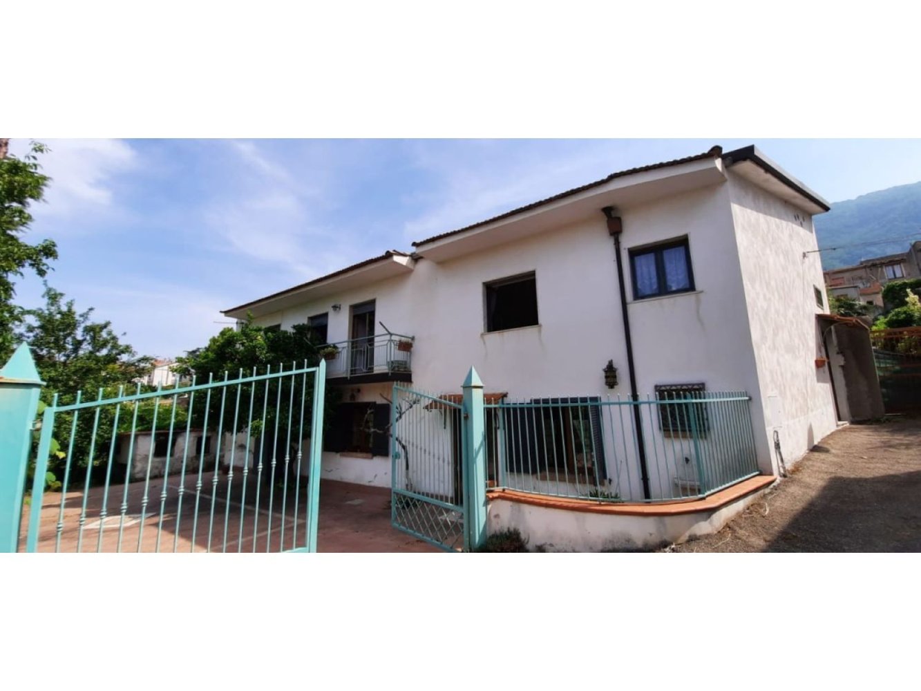 Вилла с 5 комнатами в Фрассо Телезино, Италия № 110301