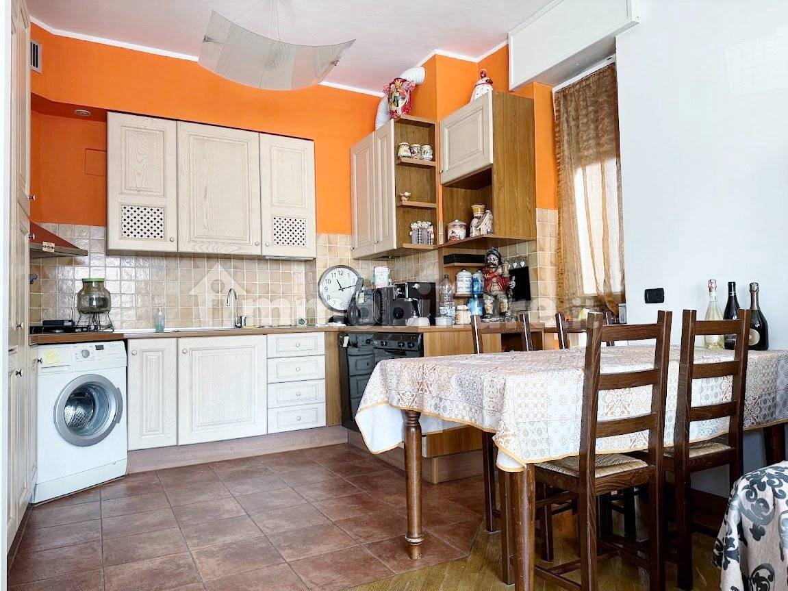 Apartamento de 2 dormitorios en Monza, Italy No. 234743