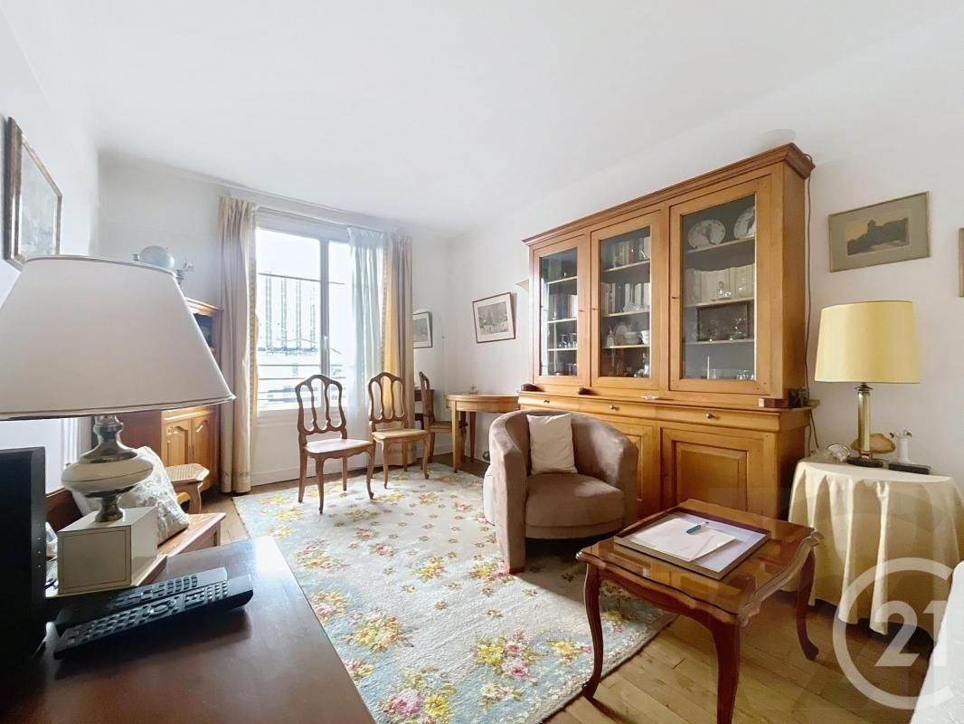 1 bedroom Apartment in Paris, France No. 150894