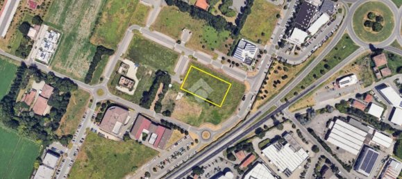 Grundstück in Carpi, Italy 2950m², Nr. 15496 3