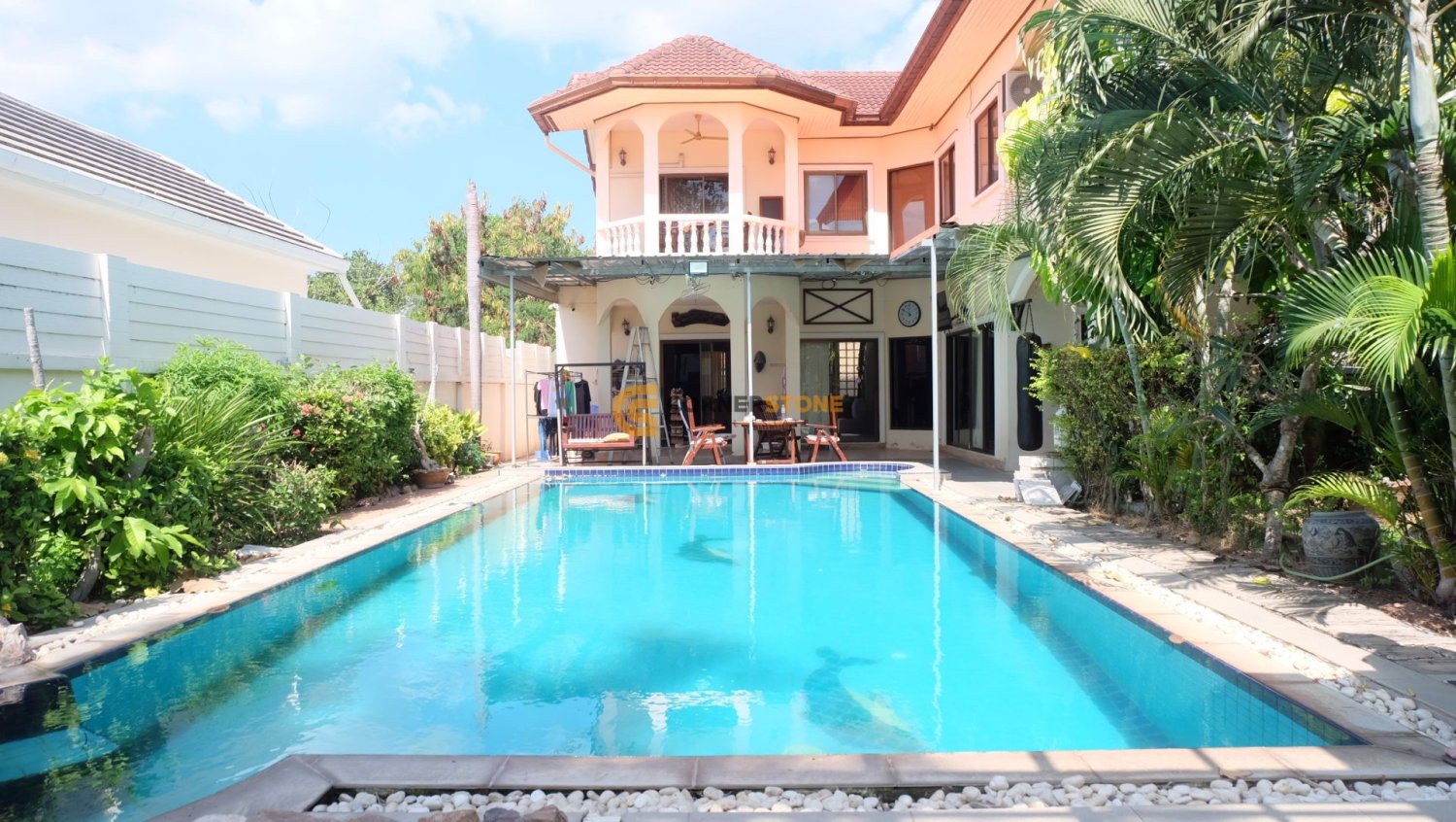 384m² House in Pattaya, Thailand No. 71864