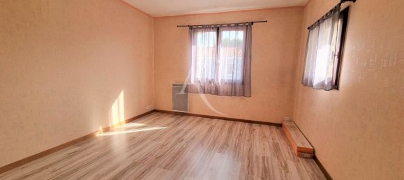 1 bedroom Apartment in Les Sables-d'Olonne, France No. 103047 2