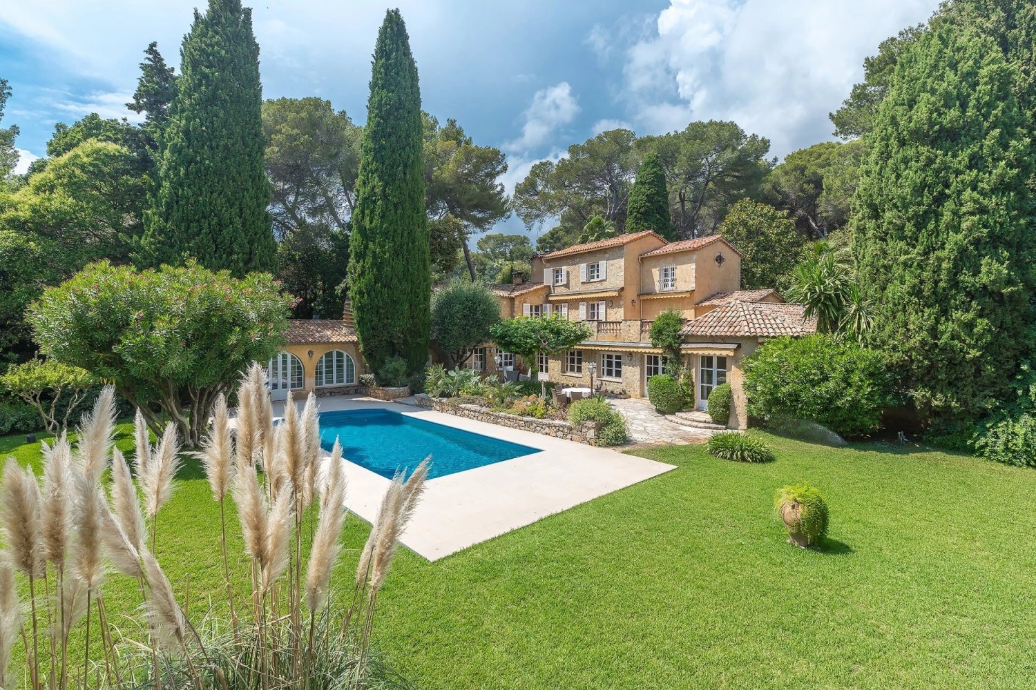 5 Schlafzimmer Villa in Antibes, France, Nr. 1436