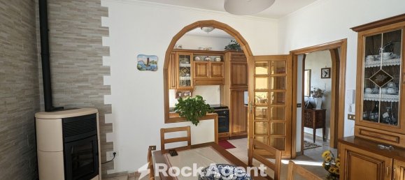6 rooms House in Priverno, Italy No. 93221 4