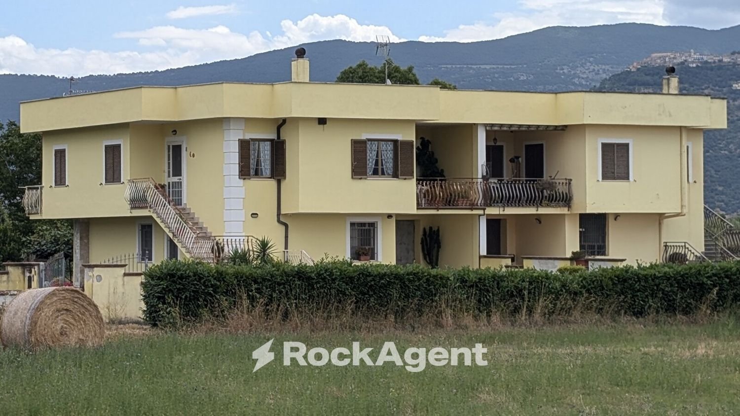 6 rooms House in Priverno, Italy No. 93221