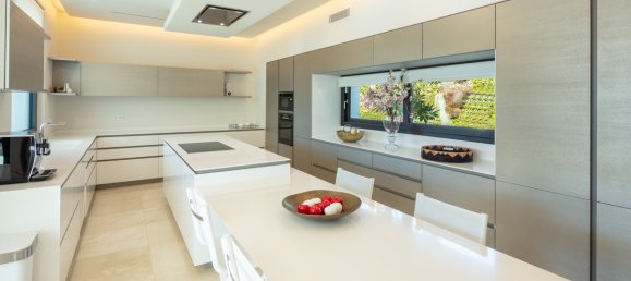 6 Schlafzimmer Villa in Nueva Andalucia, Spain, Nr. 3054 8