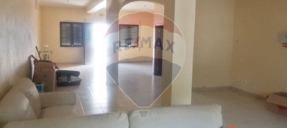 93m² Commercial property in Moura, Portugal No. 37901 4