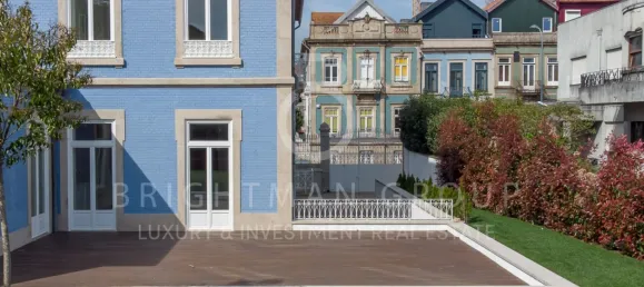 6 bedrooms Castles in Porto, Portugal No. 49012 3