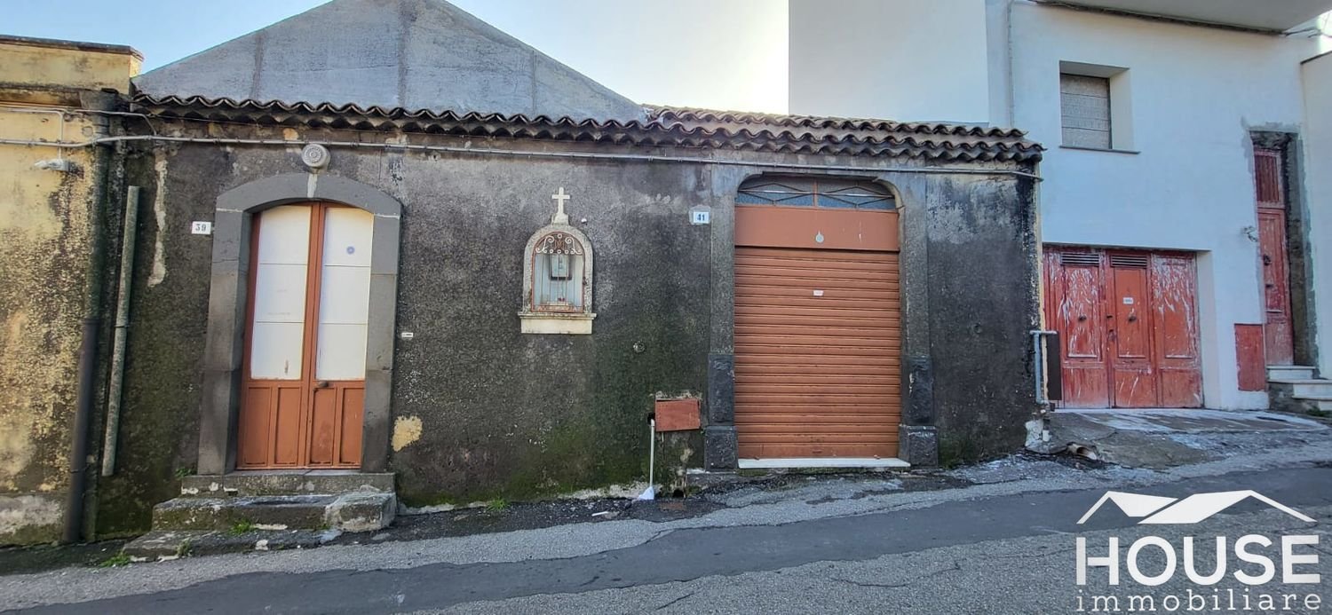 3 rooms House in Belpasso, Italy No. 285246