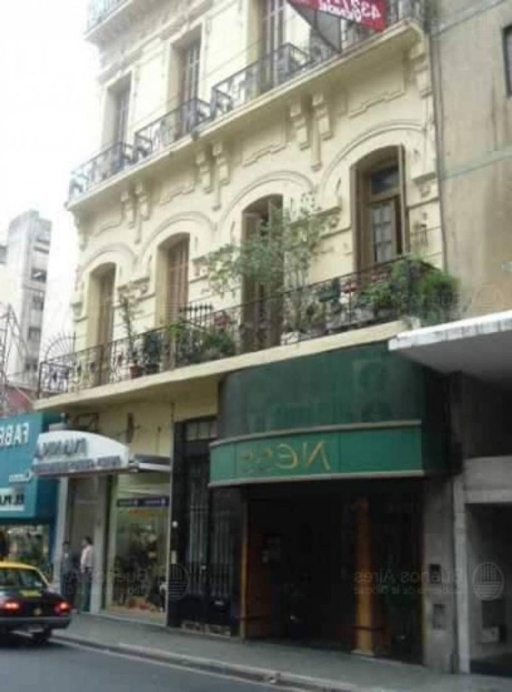 Apartamento de 3 dormitorios en Buenos Aires, Argentina No. 76614