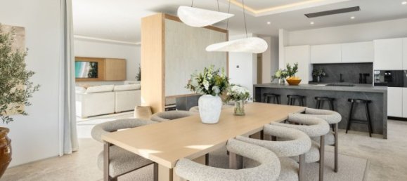 6 bedrooms Villa in Marbella, Spain No. 106162 11