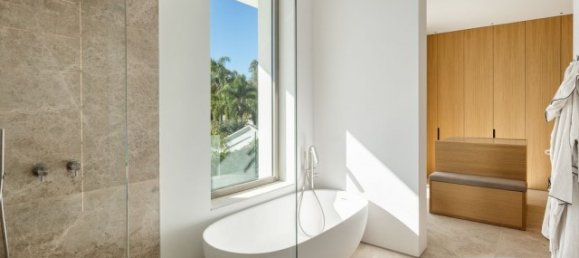 6 bedrooms Villa in Marbella, Spain No. 106162 16