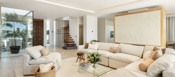 6 bedrooms Villa in Marbella, Spain No. 106162 15