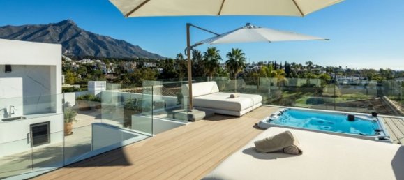 6 bedrooms Villa in Marbella, Spain No. 106162 5
